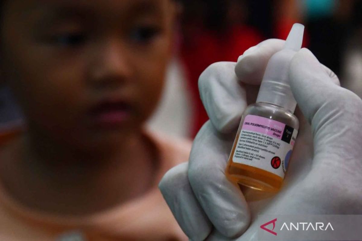 Mitos efek samping vaksin masih jadi tantangan pelaksanaan vaksinasi